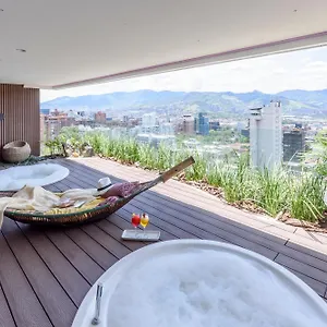 Diez Categoría Colombia Medellín